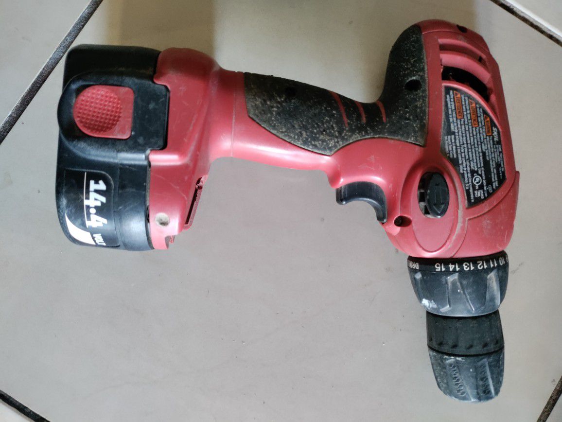 Skil 14.4v Power Hand Drill With Battery