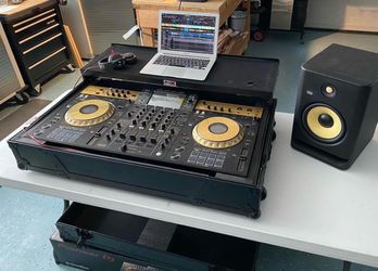 Pioneer DJ XDJ-XZ 4-Channel Standalone Controller + Heavy Duty ProX Case + Sterling S400 Headphones