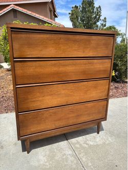 Mid Century Modern Wood Dresser Chest of Drawers by Bassett Furniture
