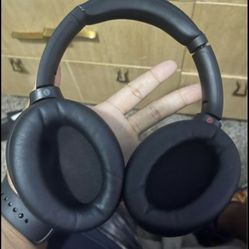 Sony XM4s Noise canceling headphones