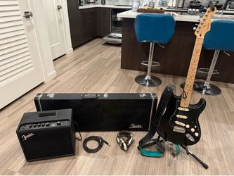 Fender guitar, amp, headphones like new