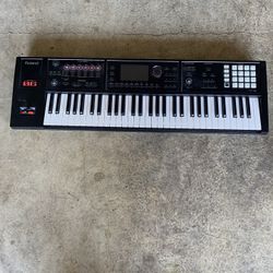 Roland Keyboard And Amplifier