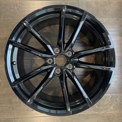 1 x Genuine OEM Volkswagen Pretoria 19" Wheel - Black