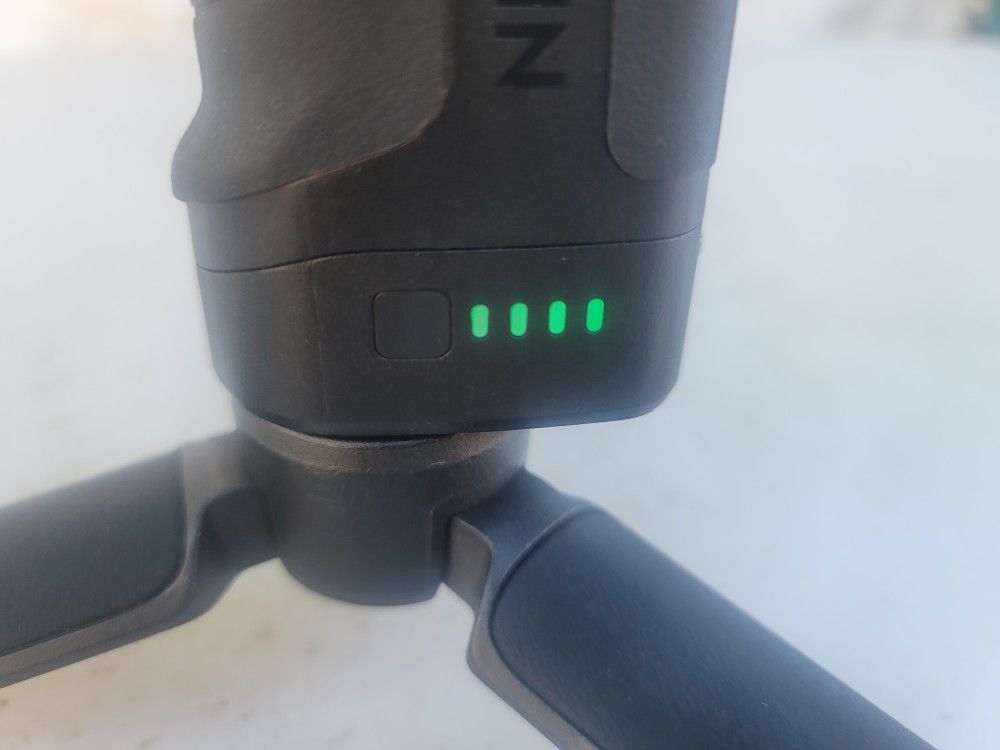 RONIN-SC  CAMERA  TRIPIE OR VIDEO CAMERA 