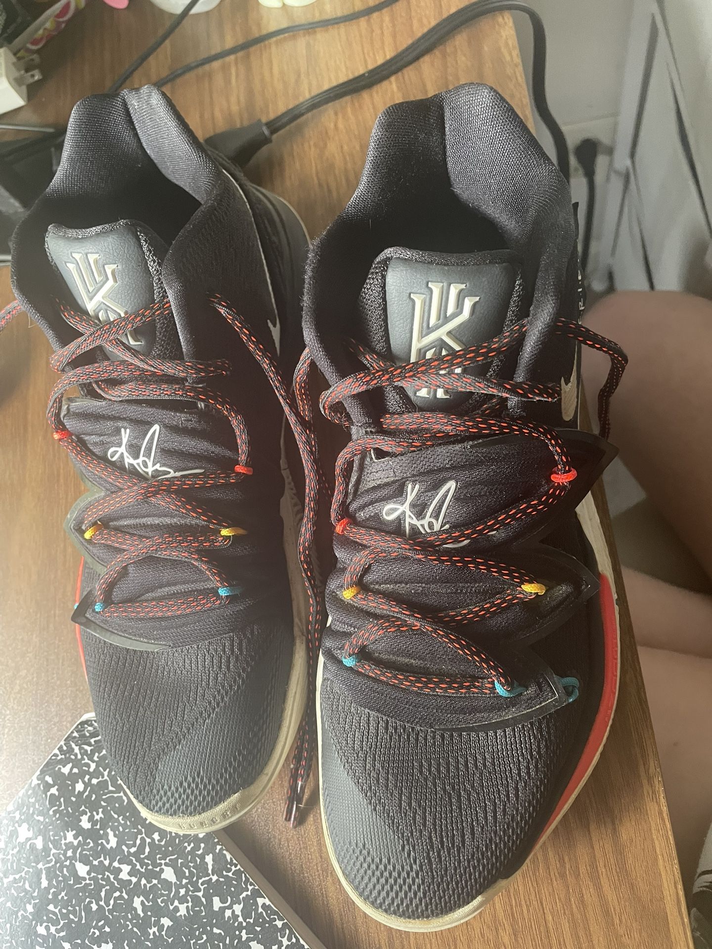 Kyrie Irving “Friends” Addition Size 7 Men’s 8 Women’s