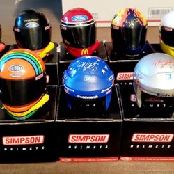 10 1/4 SCALE OFFICIALLY  LICENSED  SIMPSON HELMETS