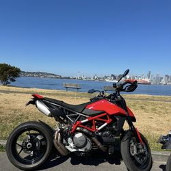 2022 Ducati Hypermotard