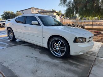 2009 dodge charger rt 4-dr hemi