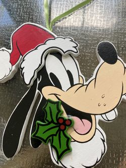 Vtg. Walt Disney goofy wooden ornament