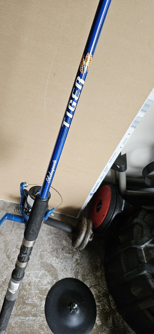 Shakespeare Fishing pole