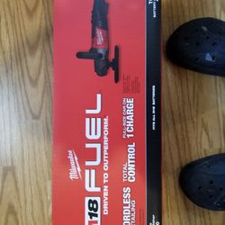 Milwaukee m18 Fuel 7" Variable Speed Polishing Tool only 