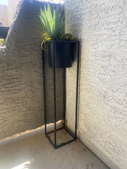 Fake plant perfect for summer ($70 new)