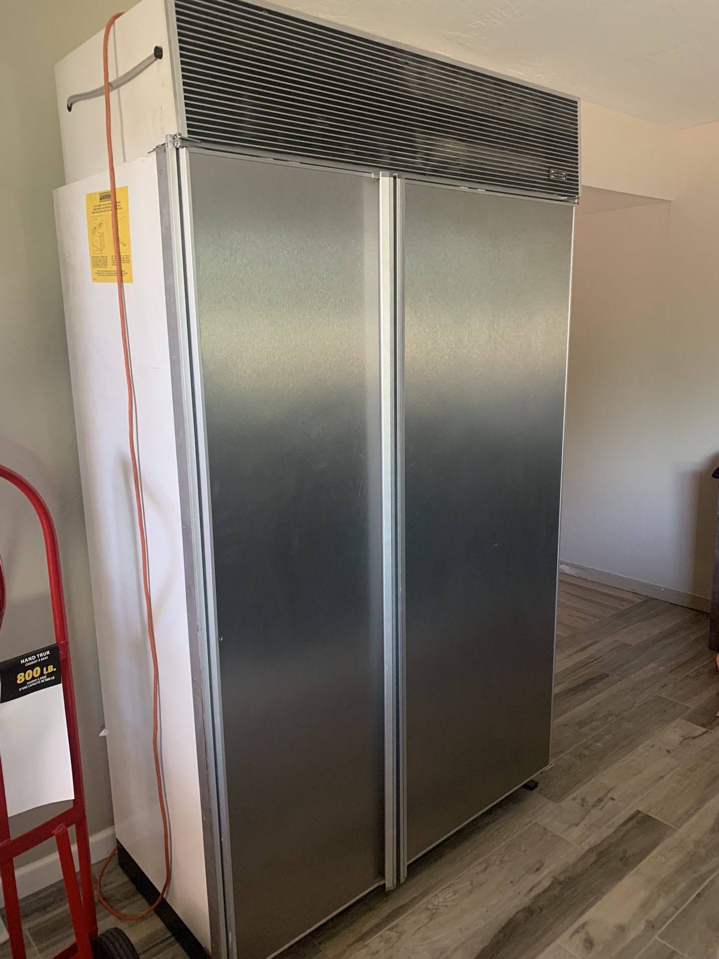 Sub Zero 48” built in fridge freezer model 532 for Sale in Phoenix, AZ