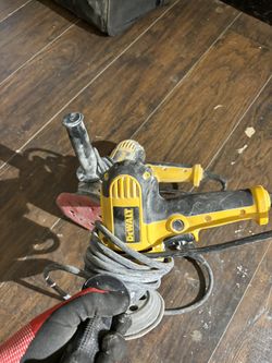 DEWALT Corded Handheld Disc Sander: 5″ Dia, 3,700 RPM