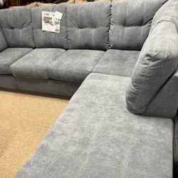 Cozy Stylish Very nice Sectional!