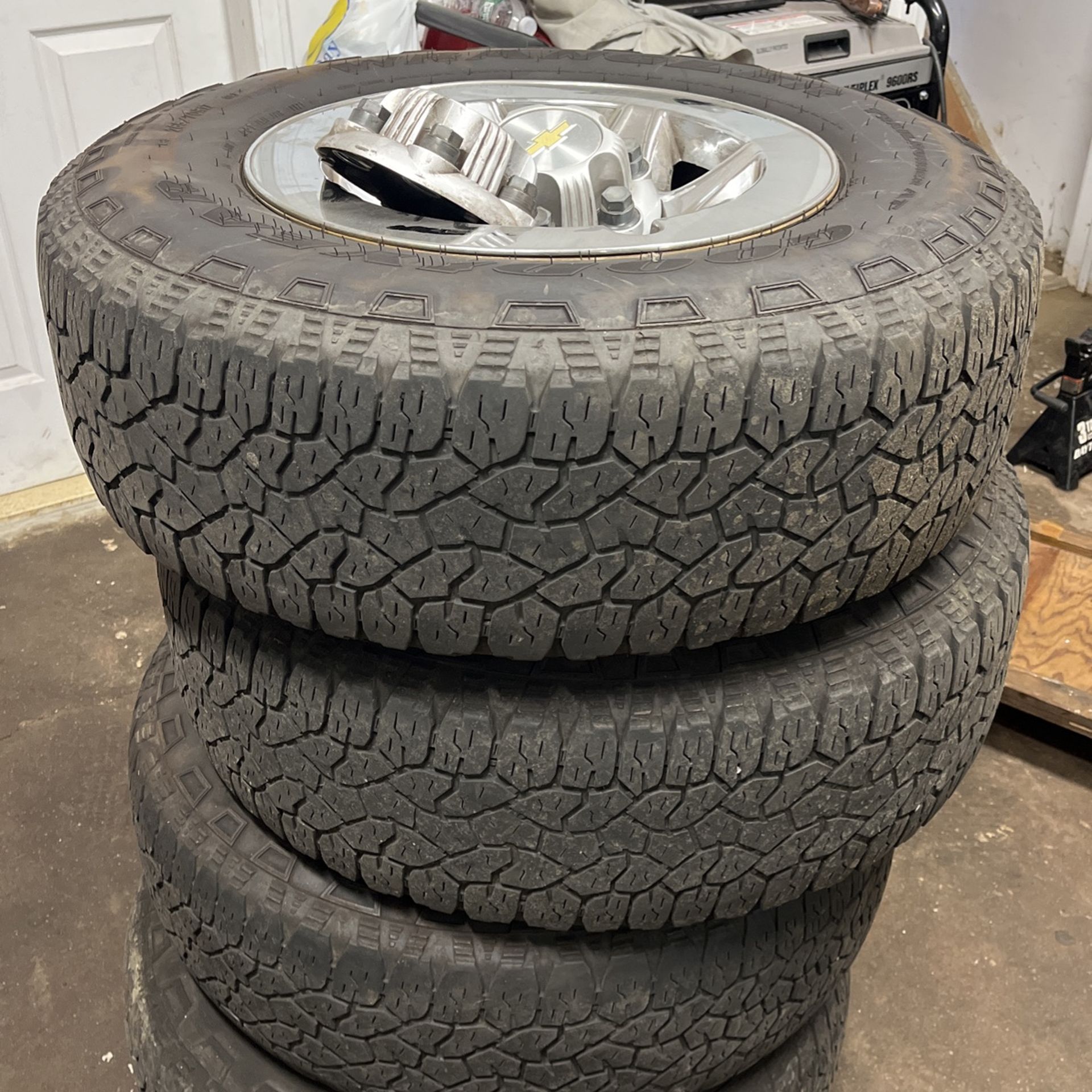 Wheels And Tires 265/70R17 Chevy Silverado for Sale in Bridgeport, CT OfferUp