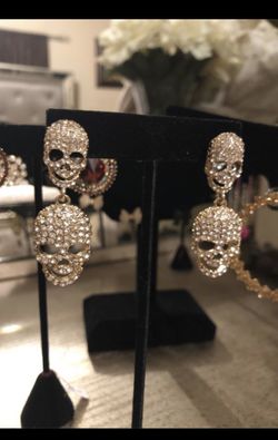 Earring Skeleton design