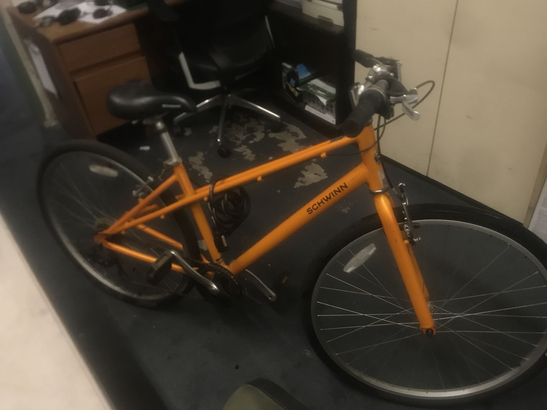 Schwinn Womens Mifflin 28/700c Hybrid Bike Orange