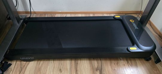Like-New UREVO Walking Pad with Auto Incline