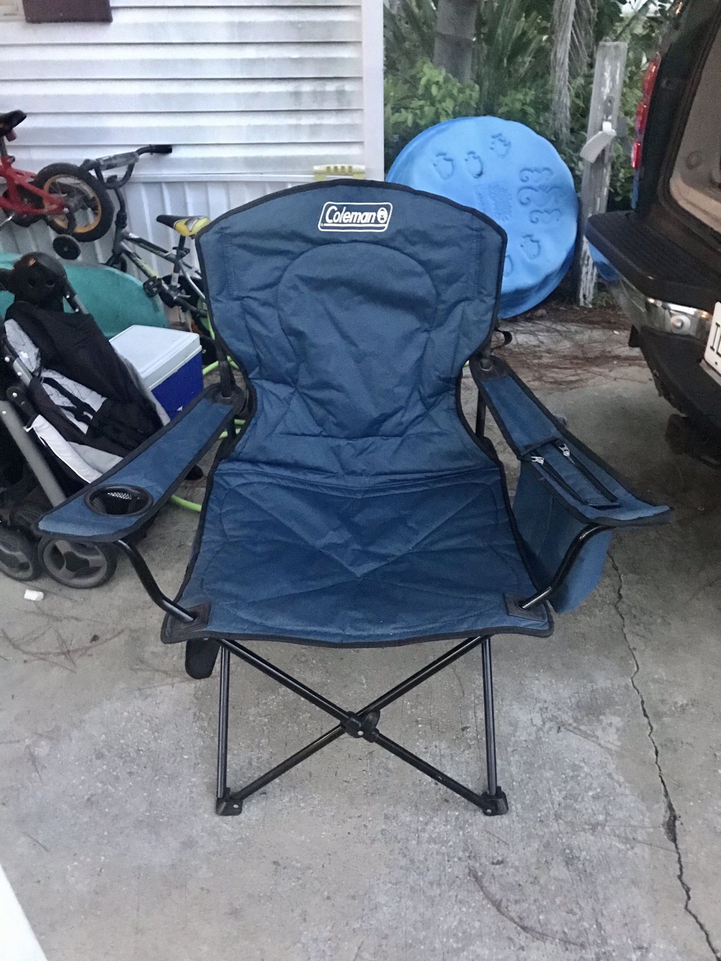 Coleman extra wide outdoor folding chair