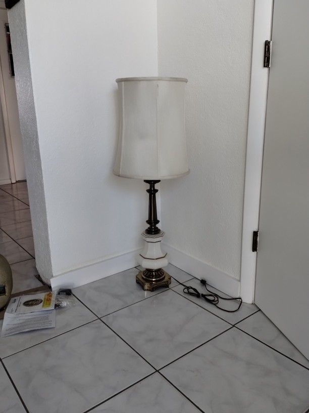 Mid Century Stiffel Porcelain Brass Table Lamp Hollywood Regency Style Vintage