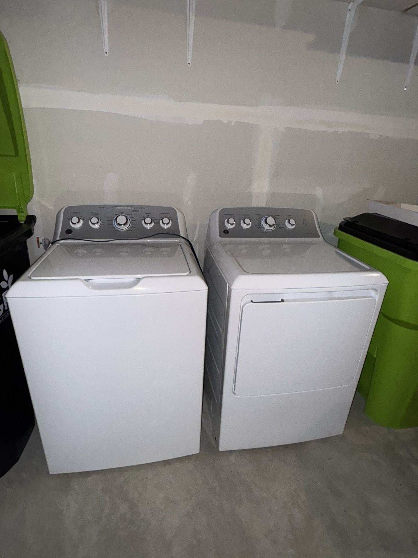 Brand New GE Washer & Dryer Set – ENERGY STAR® Efficient – With 10 Year Warranty!