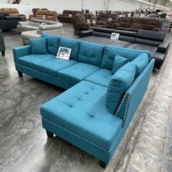 New Sectional Couch / Free Delivery 