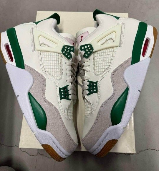 Jordan 4 Pine Green