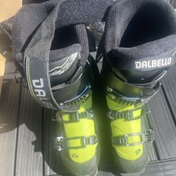 Dalbello  Snow Ski Boots Sz9 1/2 Like New 