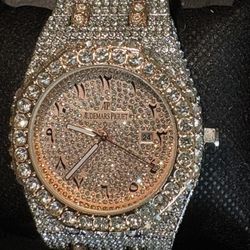 💎 Iced-Out Style Watch – Luxury Statement Piece 💎