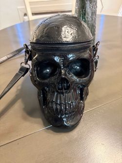 Killstar Skull bag.