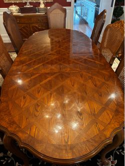 Beautiful 3 piece formal dining room