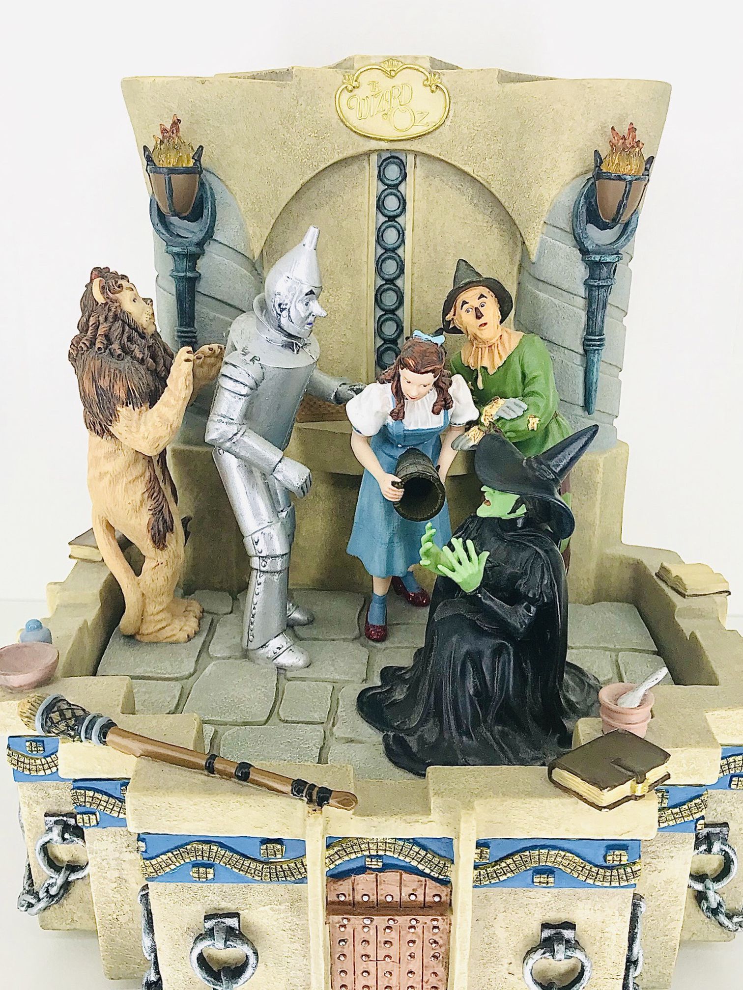 Vintage Wizard of Oz Music Box/water fountain Collectiblep.