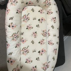 Cute & Comfy Baby Lounger Pillow 