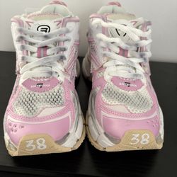 Female Distressed Balenciagas