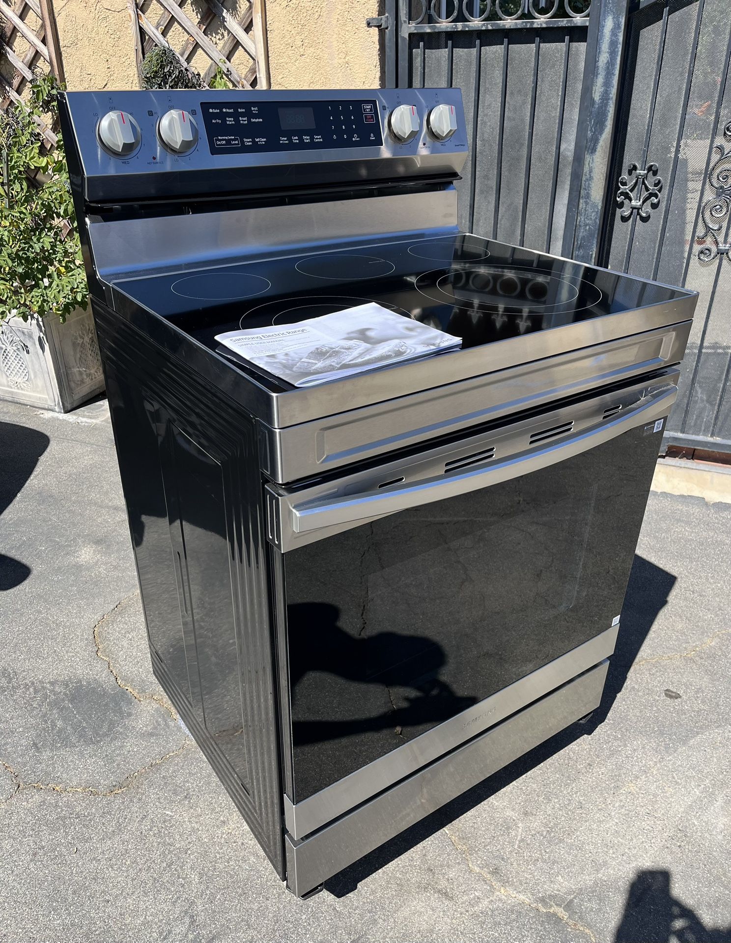 (FREE DELIVERY)đźšš NEW Electric Range w/ Air Fry. Installation Included!
