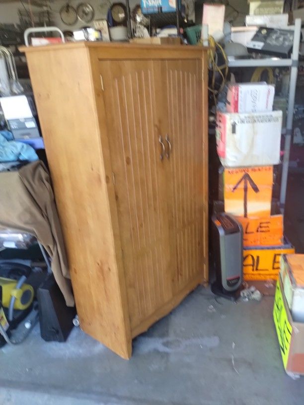 WOOD CABINET 