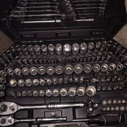 Husky 194 piece tool set