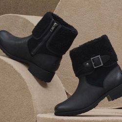 UGG Womens Elings Waterproof Boots Black  Leather US 8