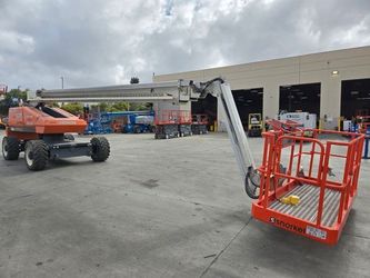 2017 Snorkel TB86J, 86’ Straight Boom Man lift
