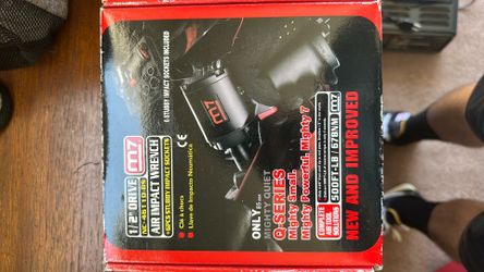 Mighty Seven (M7) NC-46110-BS 1/2-inch drive air impact wrench set.