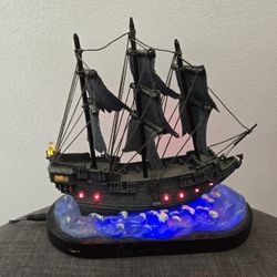 Disney Pirates Of The Caribbean Black Pearl Light-up Figurine Collectible Statue
