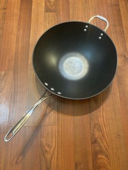 Calphalon wok