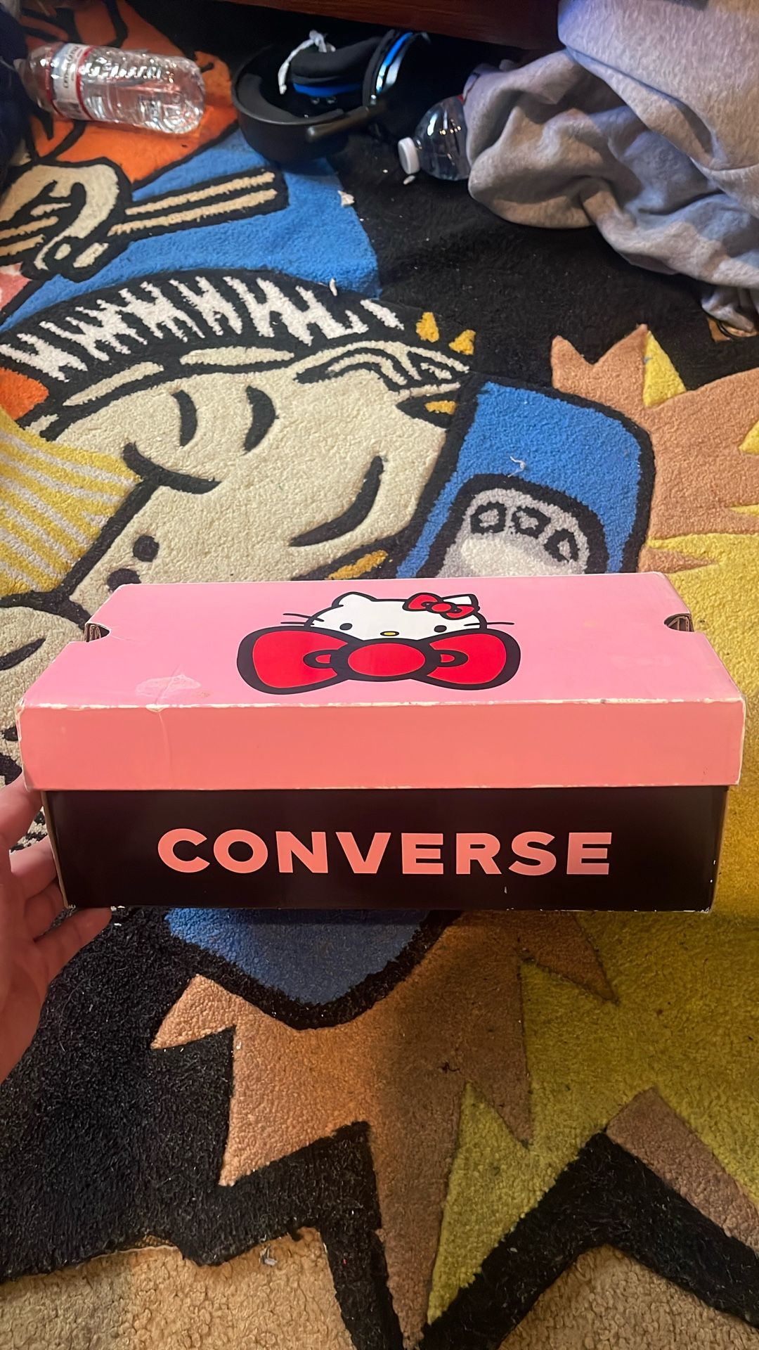 hello kitty Converse