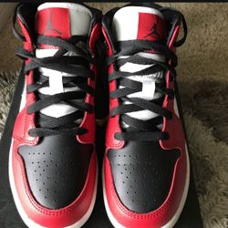 Air Jordan 1 MID GS 4.5 (kids)
