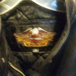 Lady's Harley d fringed leather jacket very nice 🇺🇸 made lined for comfort . make offer on patches
