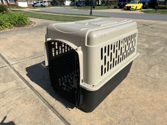 Large Airline-Approved Plastic Dog Crate / Travel Kennel – Like New