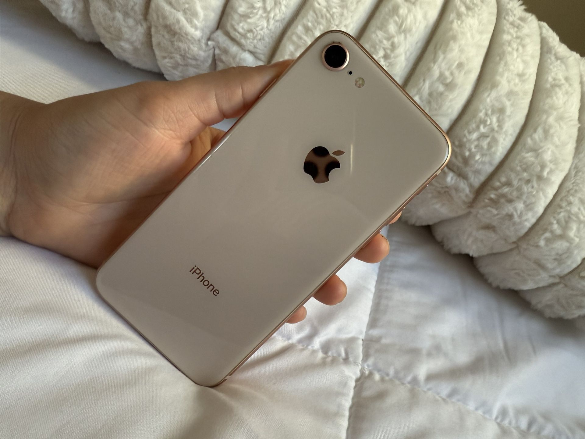 iPhone 8 Rose Gold/Champagne