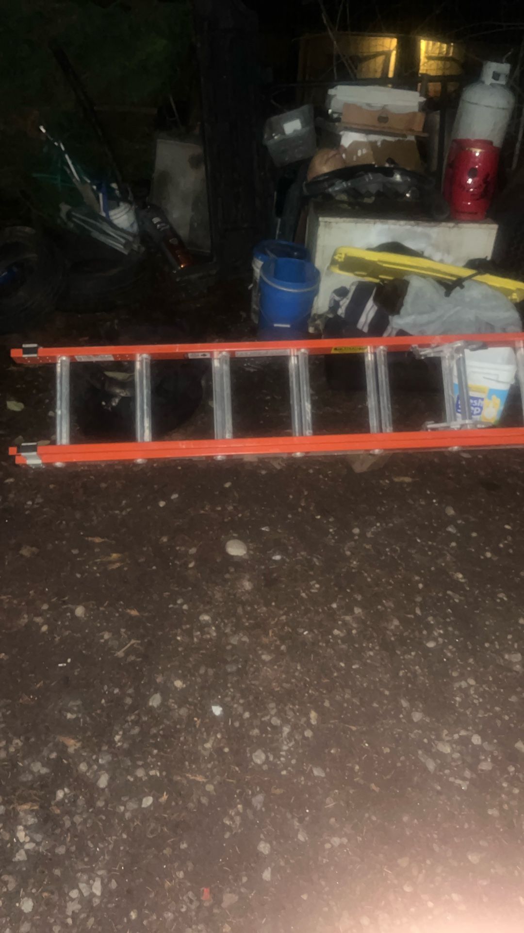 16 Foot Fiberglass Ladder