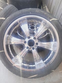 P285/45R22   I HAVE THE 4 RIMS  CHROME